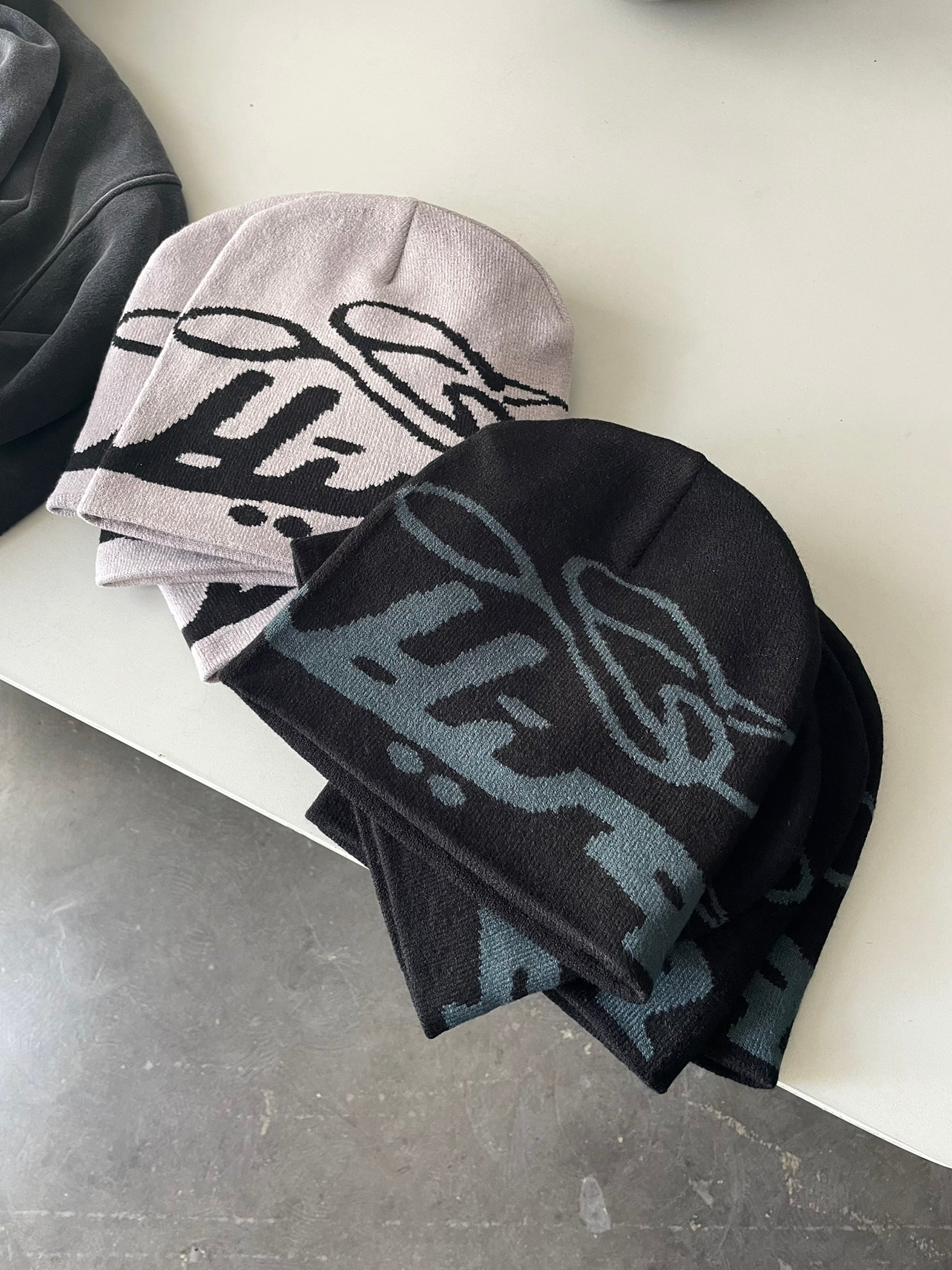URBAN BEANIE GREY